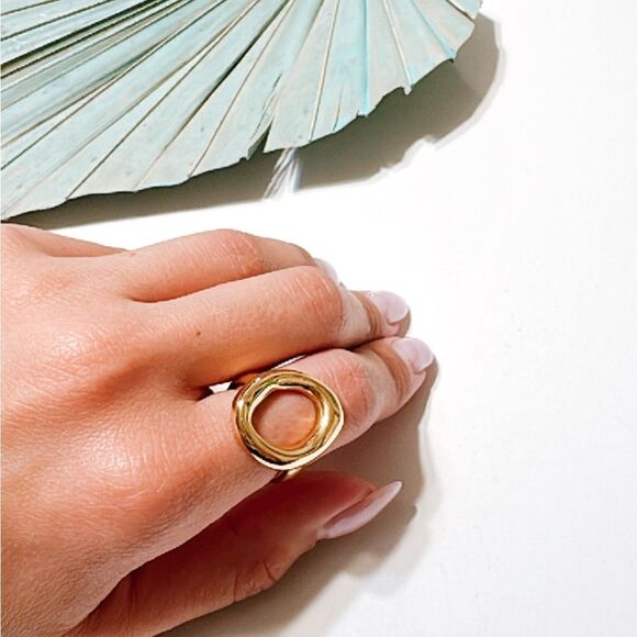 Gold geo ring M382 - Picture 2 of 5